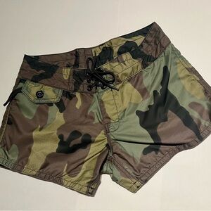 Camouflage shorts , size 00